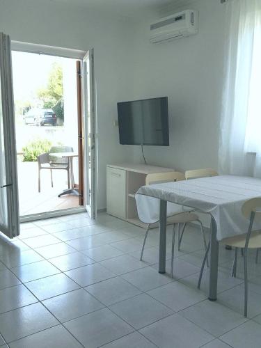 Apartmani Magdalena AS1 - Apartment with Terrace - Private Free Parking