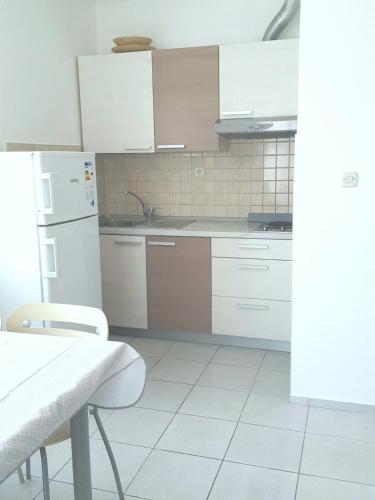 Apartmani Magdalena AS1 - Apartment with Terrace - Private Free Parking