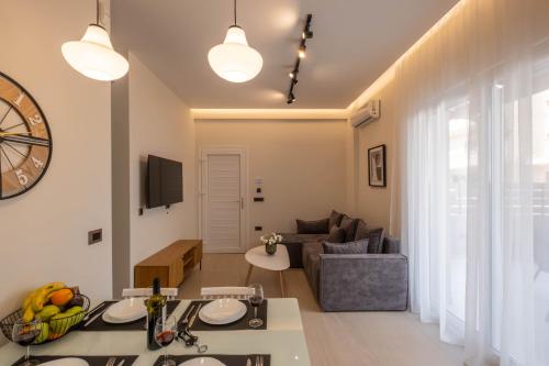 Electric Blue Residence - Modern Stay in Chania
