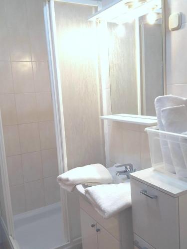 Apartmani Magdalena AS1 - Apartment with Balcony - Private Free Parking