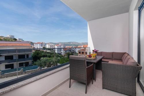 Apartment Maris, Near the Beach, Trogir