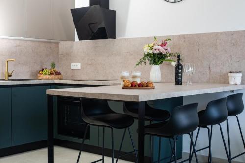 Apartment Maris, Near the Beach, Trogir