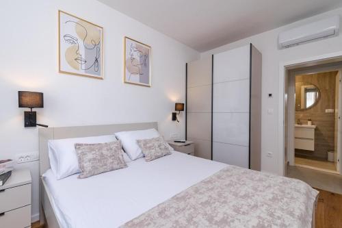 Apartment Maris, Near the Beach, Trogir