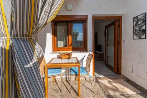 Apartment with A - C in Punat-Insel Krk 58003