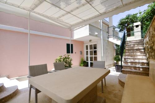 Apartments by the sea Podgora, Makarska - 25999