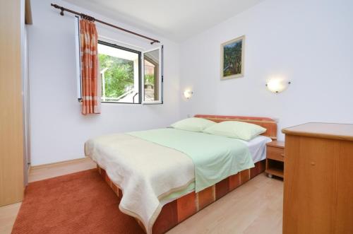 Apartments by the sea Podgora, Makarska - 25999