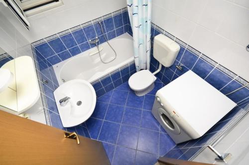 Apartments by the sea Podgora, Makarska - 25999