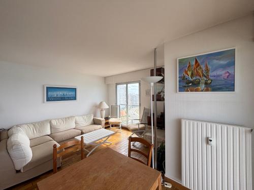 Appartement confortable avec vue sur l'océan, 2 chambres et balcon - FR-1-197-201