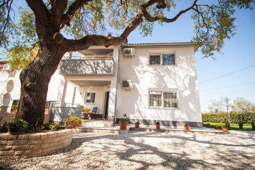 Apartments for families with children Pula - 26920