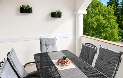 Stunning Apartment In Tribanj Sibuljina With Wifi