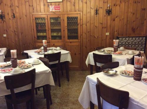ห้องอาหารหรือที่รับประทานอาหารของ Albergo Cervo