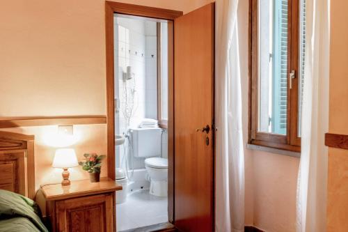Koupelna v ubytování Hotel Monica