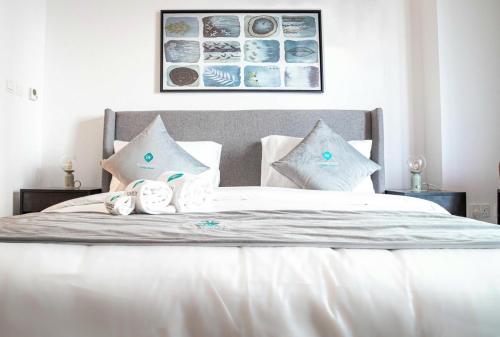 Bloomfields Studio in in Waters Edge