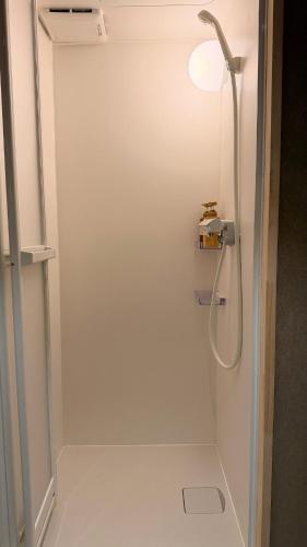 全面リノベーション和モダン一棟貸し 桃谷駅徒歩9分 65平米 4名 関空直通 なんば 心斎橋へ好アクセス キッチン付 トイレ2ヶ所