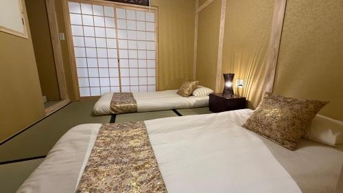 光と影が織りなす和モダン一棟貸し 桃谷駅徒歩9分 関空直通 全畳のデザイナーズ邸宅