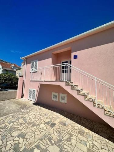 Family Apartment Mirta