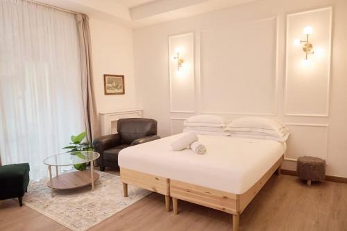 Romantic Medici Chapels Retreat for Two