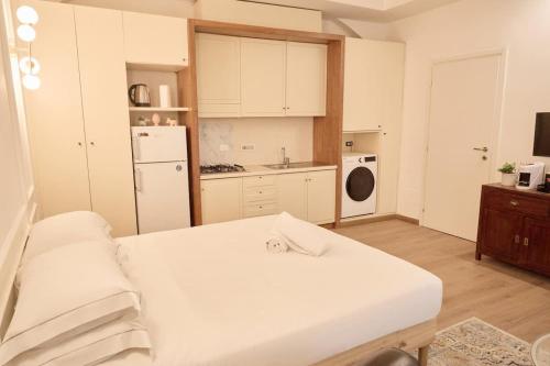 Romantic Medici Chapels Retreat for Two