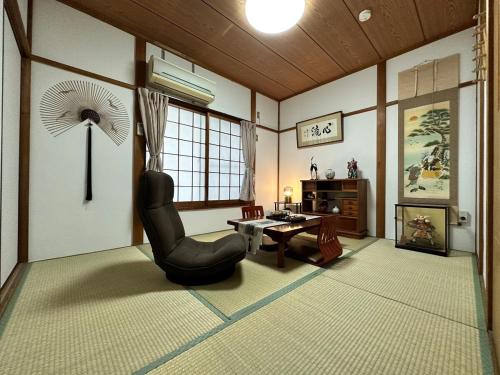 まるで日本のアニメに出てくるような和風一軒家 天下茶屋駅徒歩5分 なんば直通
