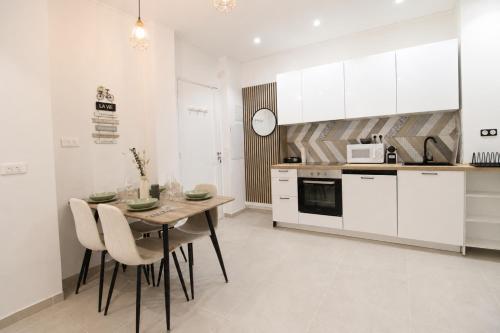 Calm Elegant Apartment in the Heart of Nice