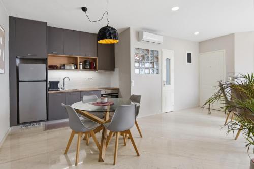 Marina Crown Penthouse with Unique Sea View