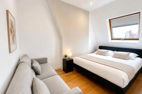 Champs-Élysées Luxury Suite