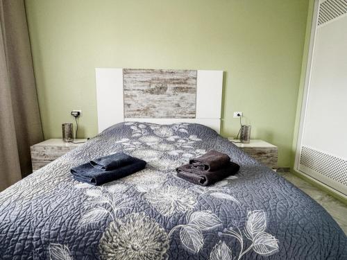 Dinastia B403 by Tenerife Rental & Sales