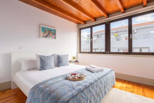 Modern Flat with Terrace & Garage by HostWise