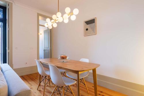 Modern Flat with Terrace & Garage by HostWise