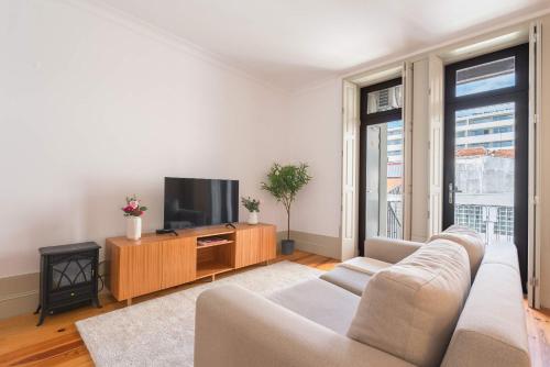 Modern Flat with Terrace & Garage by HostWise
