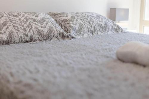 Cannes Martinez One Bedroom by Sweet Accommodation