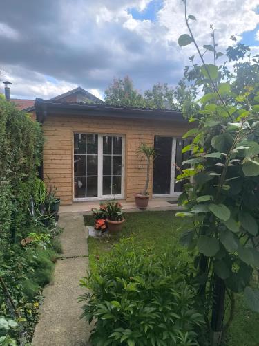 Sjenica accès par maison principale