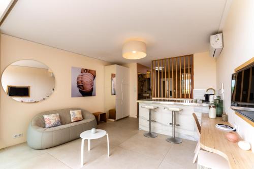 Love Nest Luxe - Terrasse - Design - Plage à pied - Parking - Village Naturiste