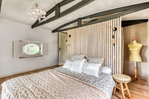 La Verrière - Maison atypique avec jardin d'hiver dans verrière d'époque
