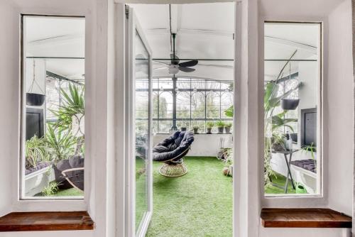 La Verrière - Maison atypique avec jardin d'hiver dans verrière d'époque