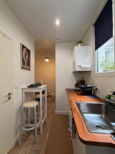 Petit studio plein de charme proche Marais