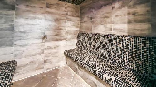 Studio lumineux, piscine, hammam et ping-pong
