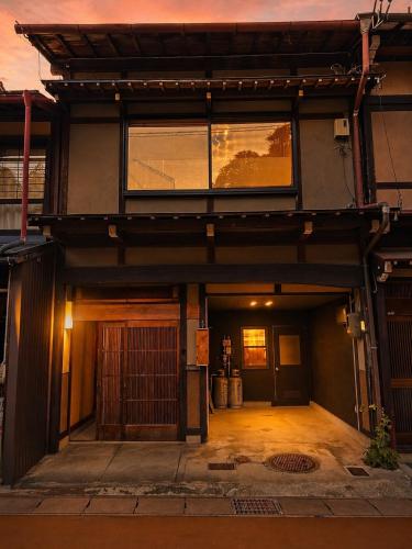 柚庵 川辺の静かな一棟貸し町屋