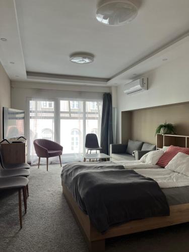 Chain Bridge Apartment