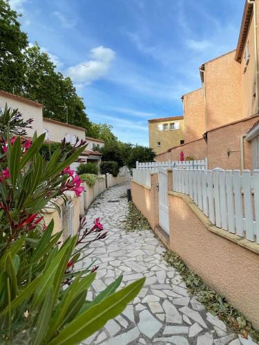 Très Joli T2 Terrasse, Parking Cap Agde 300m Plage Richelieu