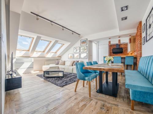 Central Apartments Gdansk - One Bedroom Apartment with Balcony - City Center - SB12