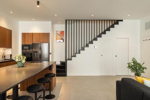 Le Loft MOHOM - Bourse du Travail - 4 Bedrooms, 4 Bathrooms, 4 Parkings