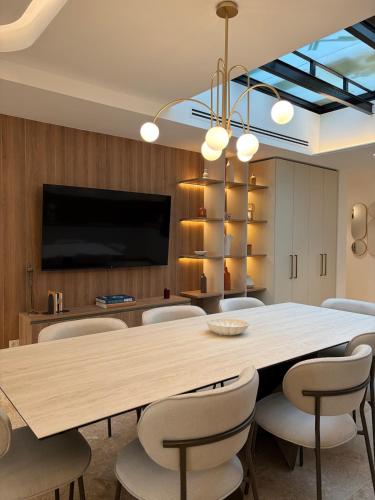 Central Cannes - Exceptional 4-Bedroom Apartment