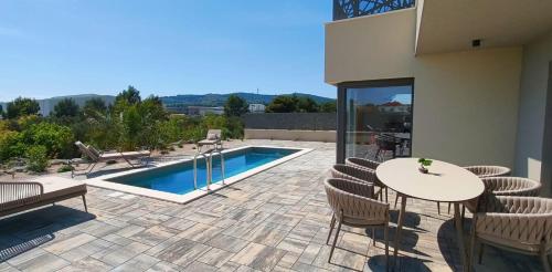 Villa Queen & Villa King