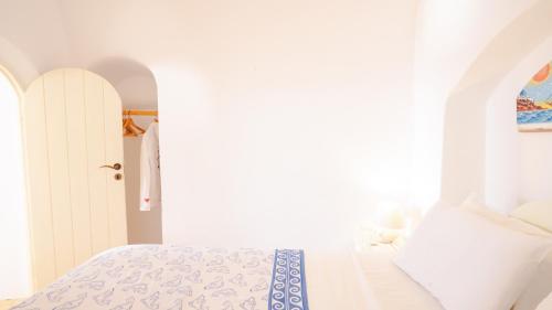 Pano Meria Cave House Two in Oia