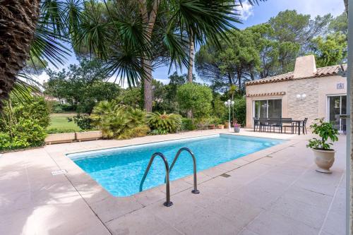 LÉcrin Vert : Bulle de calme jardin et piscine
