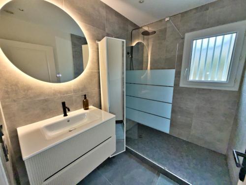 Luxury Villa in Cannes with Heated Pool Parties and festive évents not allowed