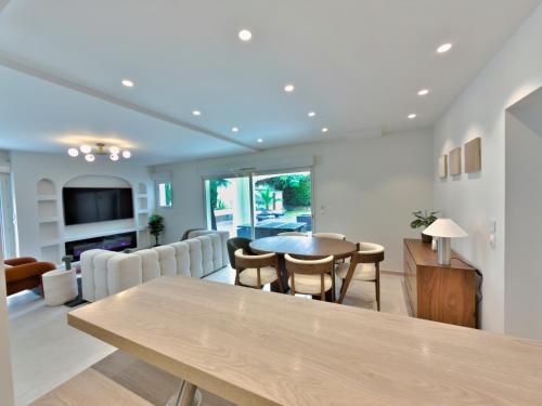 Luxury Villa in Cannes with Heated Pool Parties and festive évents not allowed