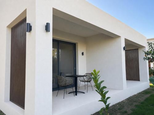 Andromahi Apartments & Suites