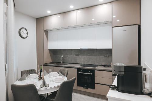 Parthenon Exclusive Suite